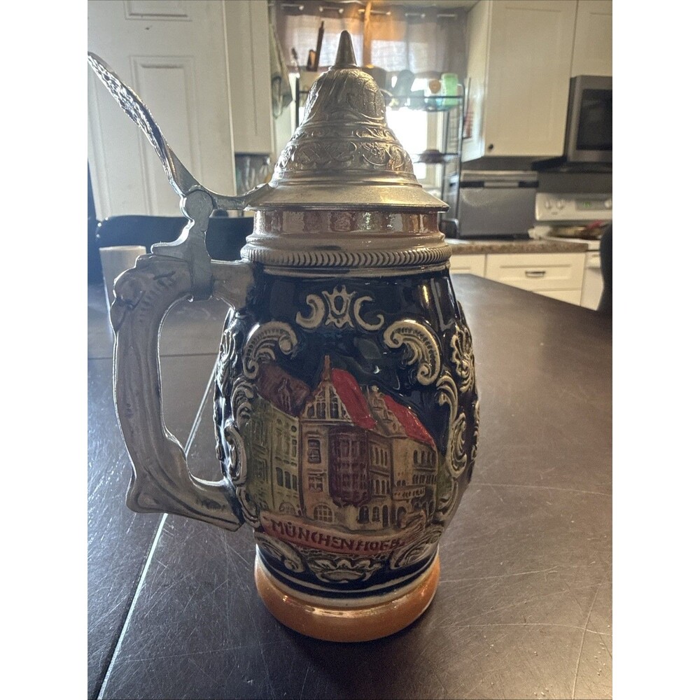 Vintage Munchen Hofbrauhaus German Beer Stein Silver Lid West Germany 7.5”